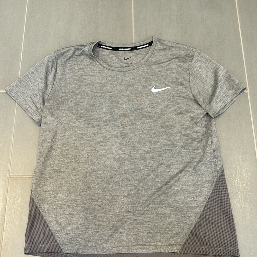 Nike running top